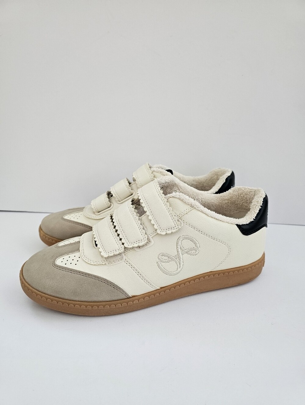 ​Sam & Libby Cream & Taupe Suede Strap Sneakers Sherpa Lined Gum Sole - Women's